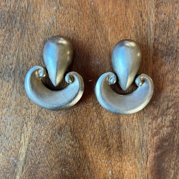 Vintage Chunky Hinged Door Knocker Modernist Clip On Earrings - Picture 4 of 8